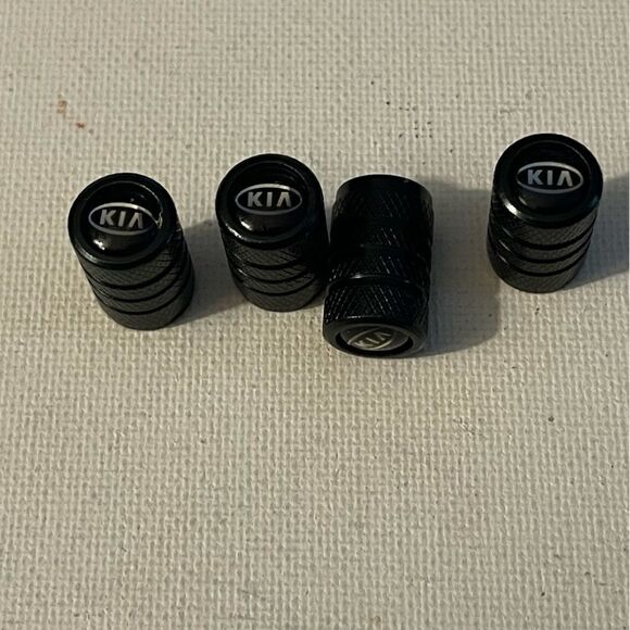Kia valve Stem caps in black Set of 4 NWT - Picture 2 of 4